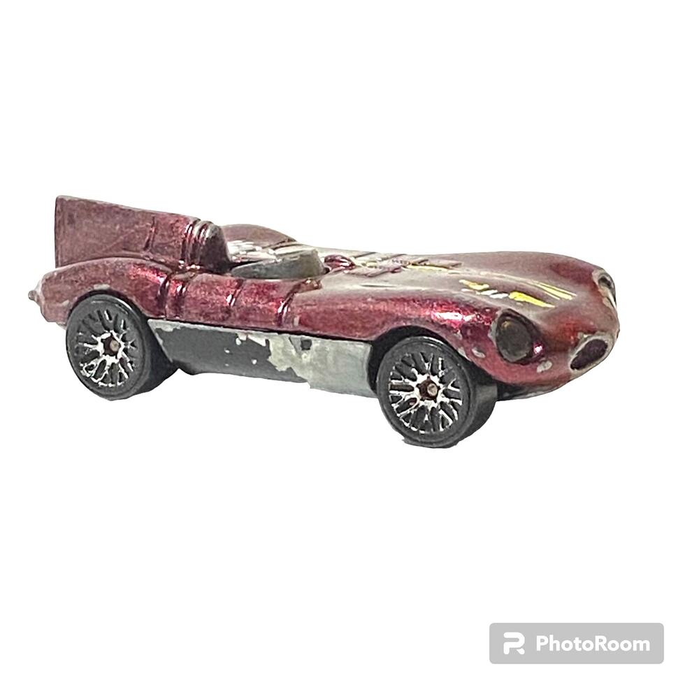 Hot Wheels Jaguar D Type Huffman Hawks Diecast Car HW Treasure Hunt Series 1999